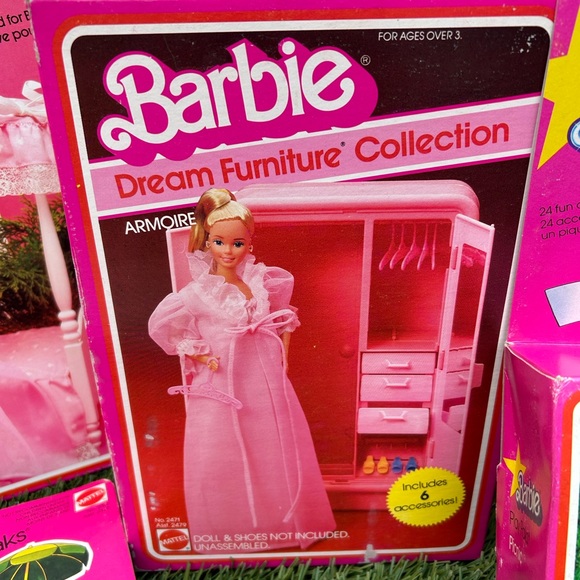 VINTAGE UNOPENED BARBIE play sets circa 1978 and 1982 - Picture 6 of 13